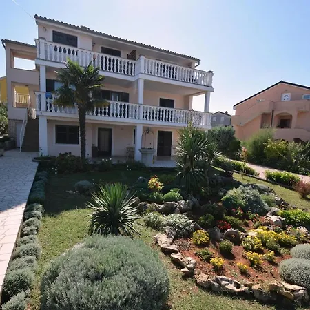 Apartment Marinela *